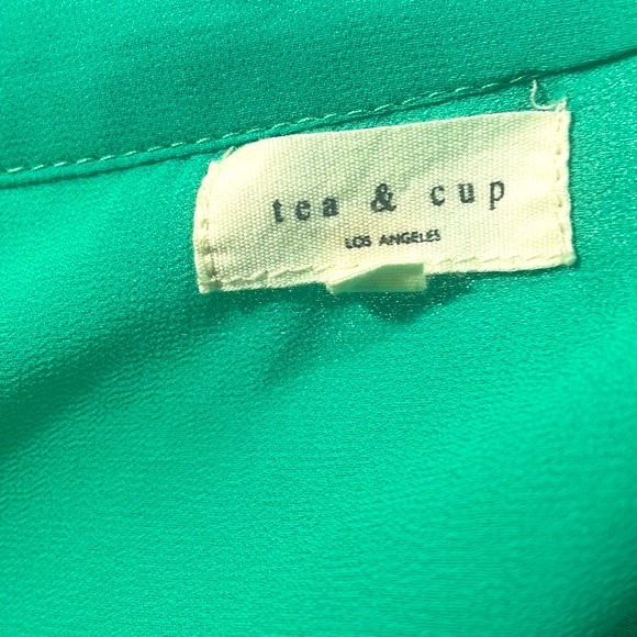 Francesca’s Green topaz, Medium Shirt Dress Mini, w drawstring adjustable belt - Picture 7 of 8